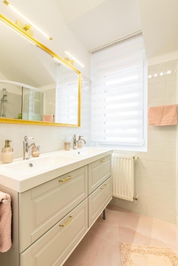 Monarchia Apartman Pearl Mosonmagyaróvár Exteriér fotografie