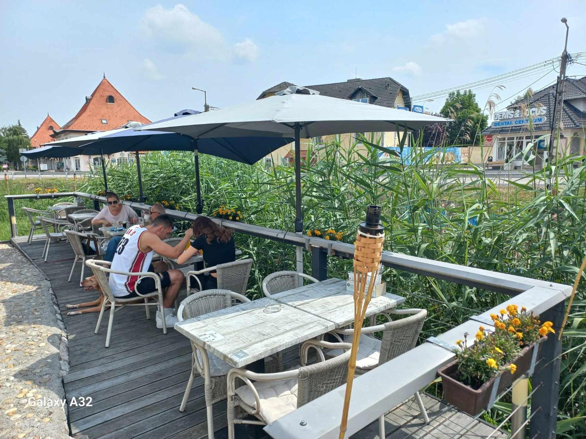 Monarchia Apartman Pearl Mosonmagyaróvár Exteriér fotografie